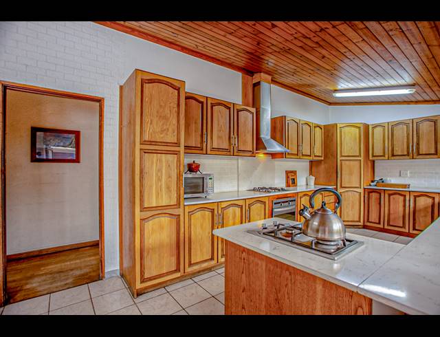 4 BEDROOM FREEHOLD SOLD IN GOODWOOD ESTATE